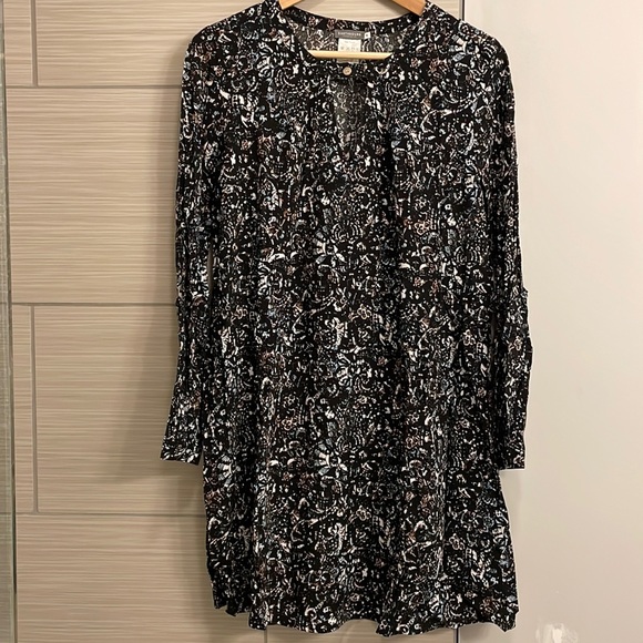 EARTHBOUND Dresses & Skirts - Earthbound long sleeve dress